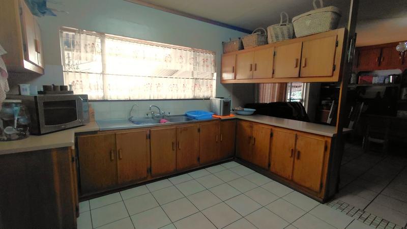 4 Bedroom Property for Sale in Pellissier Free State